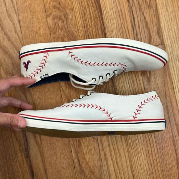 Keds Cream and Red Braves Baseball Stitch Sneakers size 10 - Picture 12 of 12